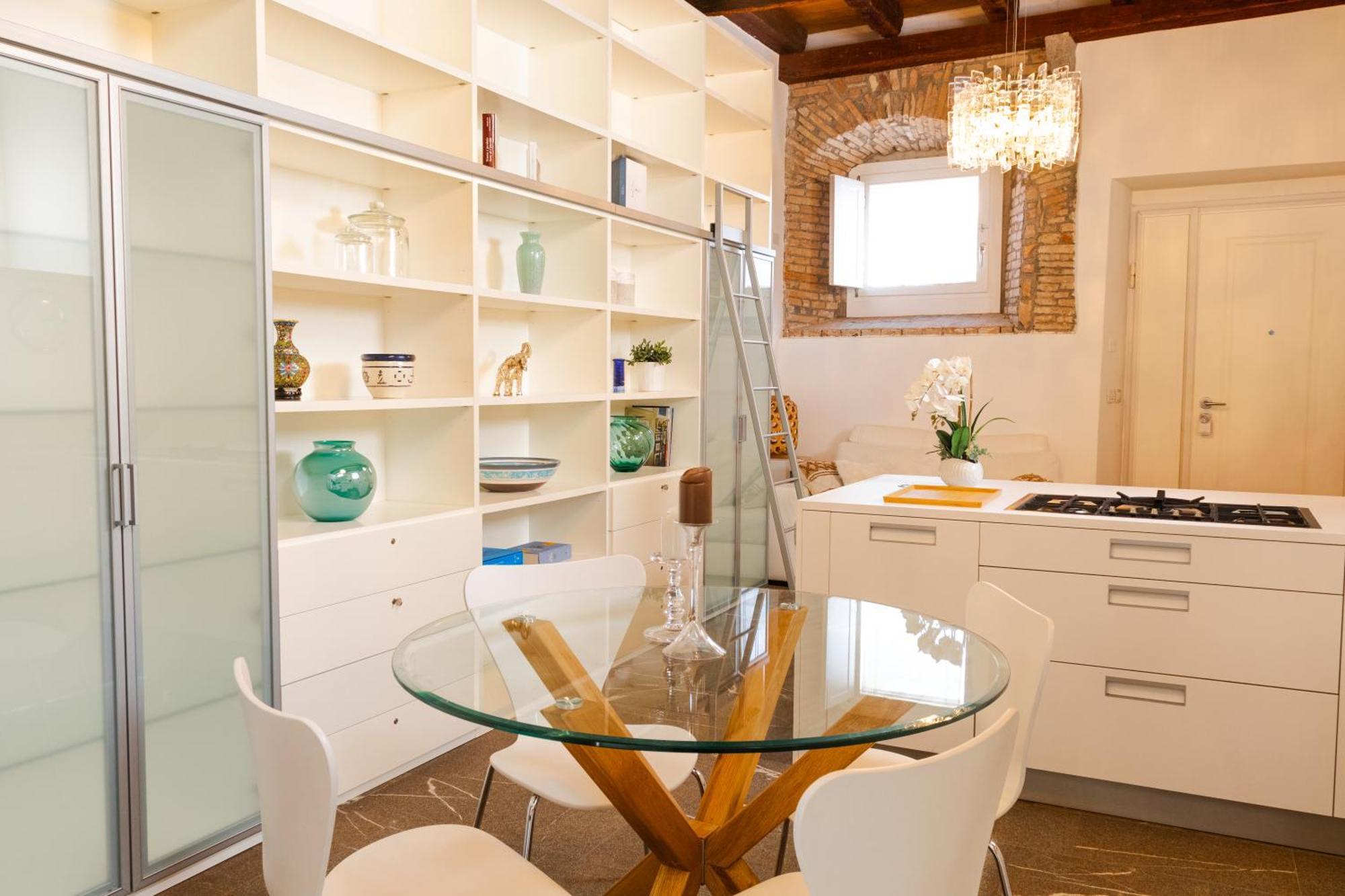 In Pieno Centro Storico Con Parcheggio Gratuito Incluso. Apartment Udine Luaran gambar