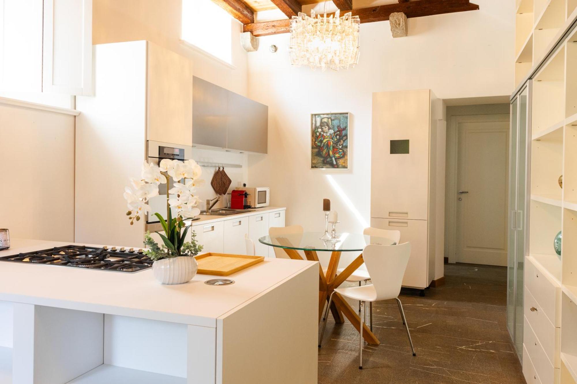 In Pieno Centro Storico Con Parcheggio Gratuito Incluso. Apartment Udine Luaran gambar